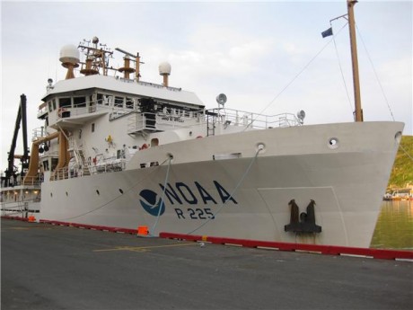 NOAA_Research_Vessel_Henry_Bigelow_visits_NL