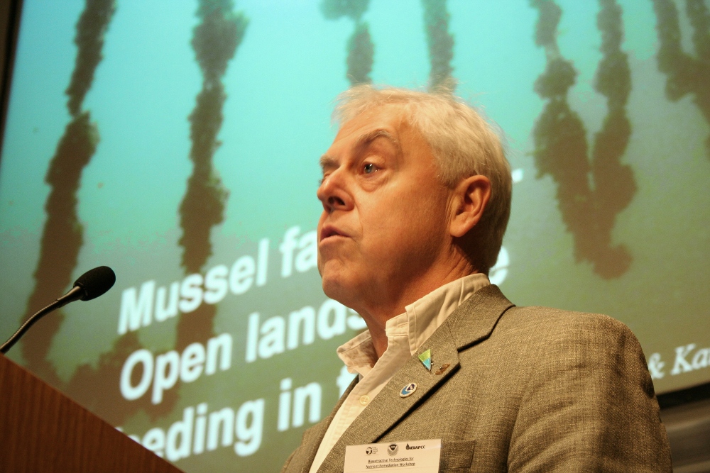 Odd Lindahl, a marine ecologist speaks at bioextraction workshop in Stamford, CT, Dec. 4, 2009.